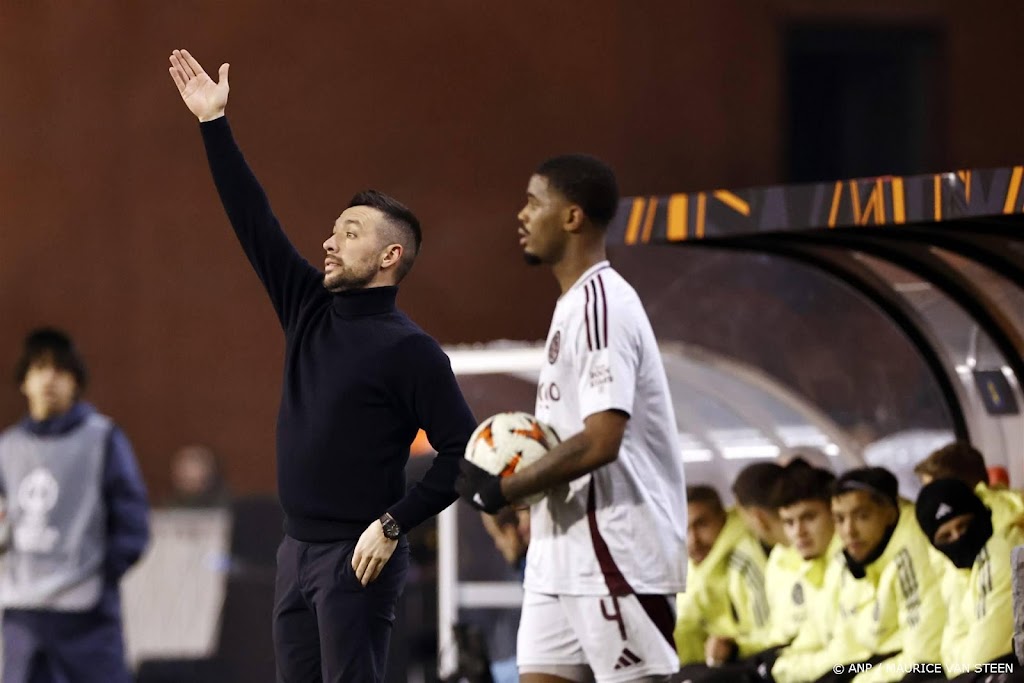 Trainer Farioli geeft spelers van Ajax groot compliment