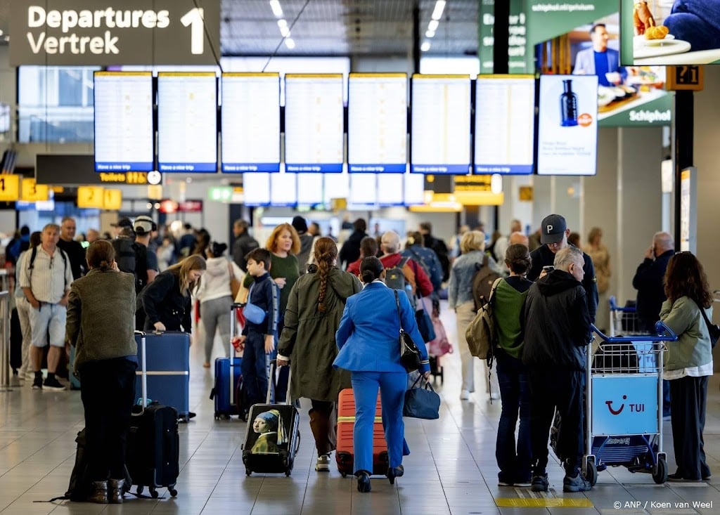 Schiphol verwacht meer reizigers, mogelijk boven pre-coronaniveau
