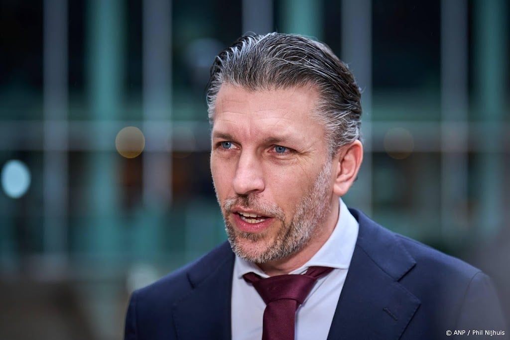 Rijkaart vindt salaris sommige politici te laag, is zelf tevreden