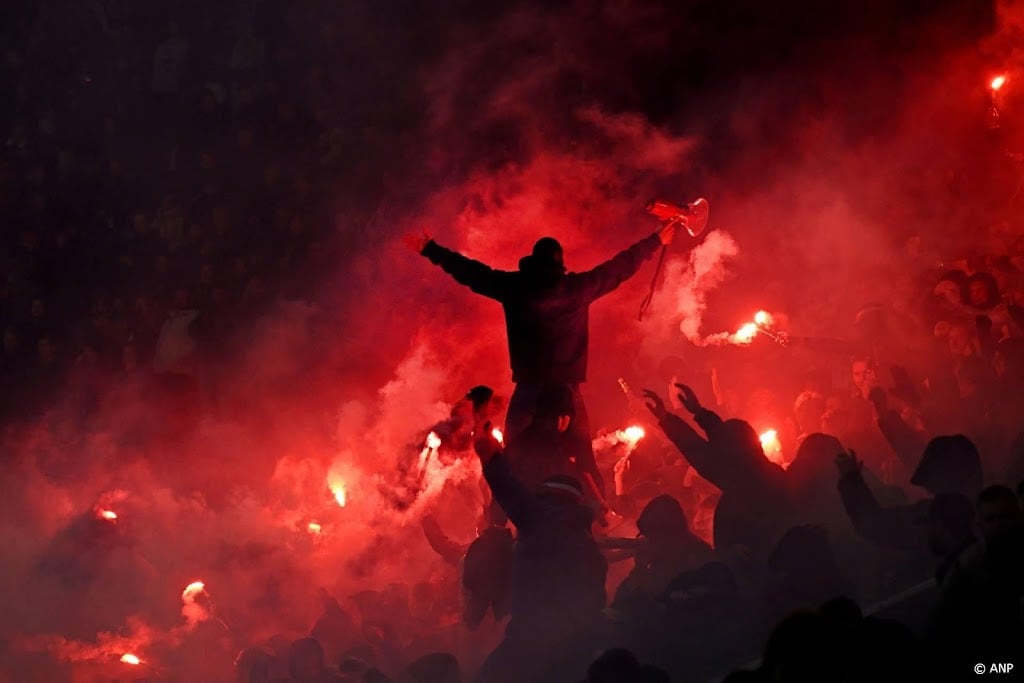 Boete en voorwaardelijke straf voor AZ om vuurwerk tegen Utrecht