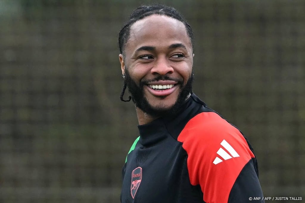 Feyenoord moet nog even wachten op debuut nieuwkomer Sterling