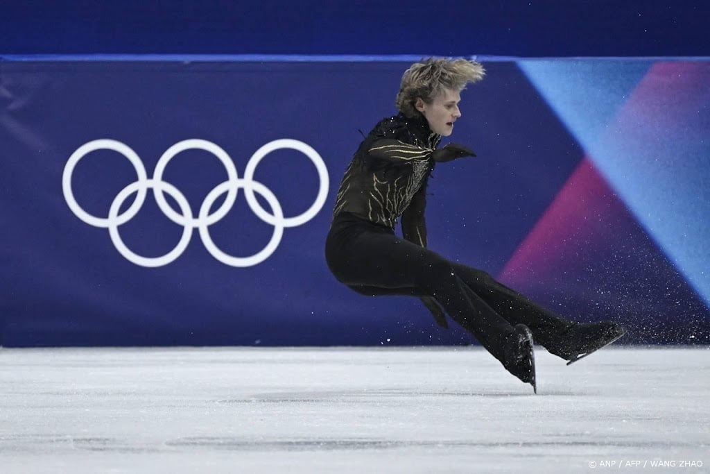 Topfavoriet Malinin faalt in dramatische finale kunstrijden