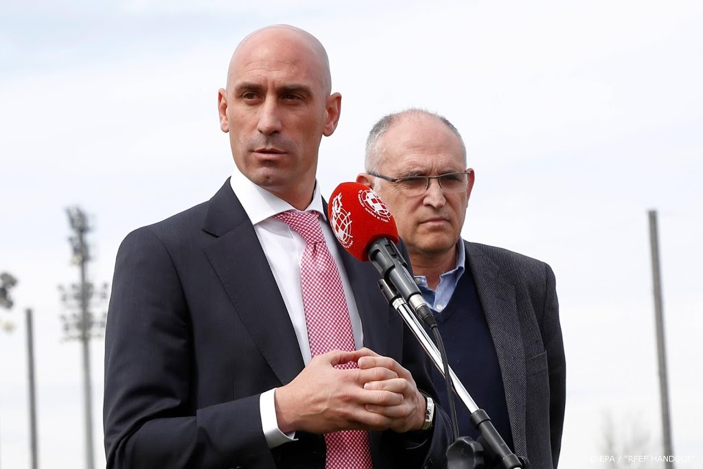 Spaanse voetbalbond adviseert groepstrainingen te vermijden