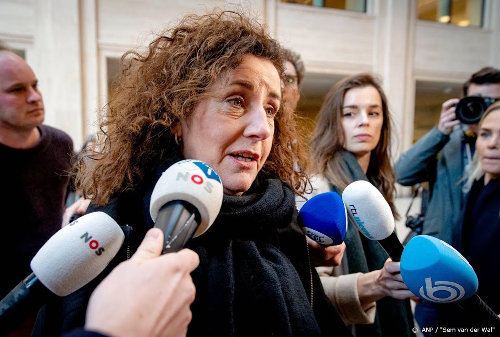 Minister: vaste boekenprijs blijft