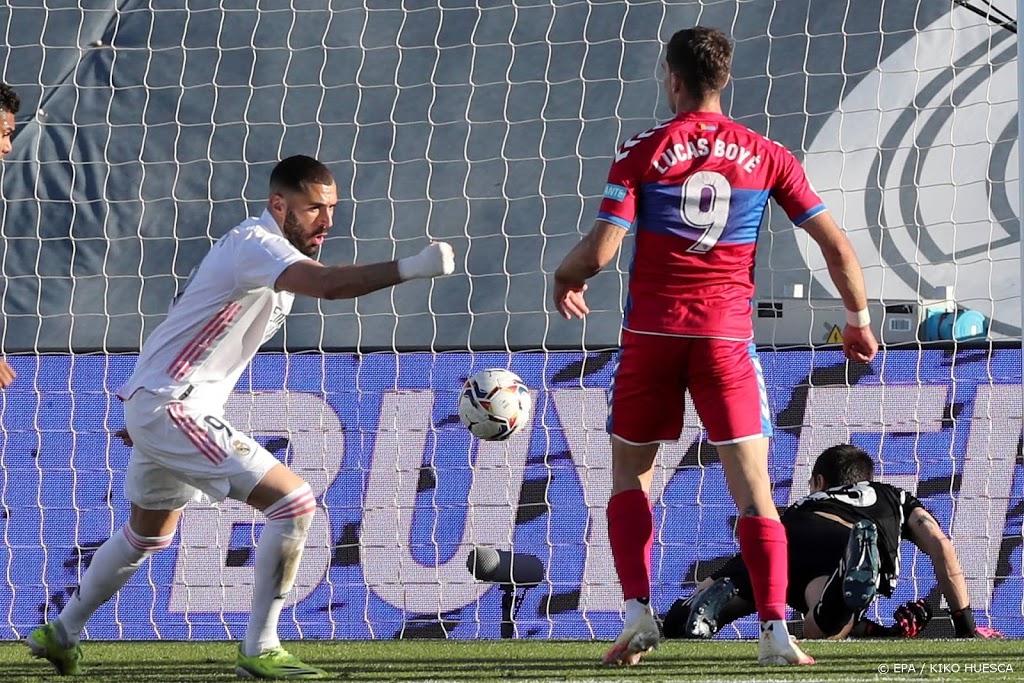 Benzema behoedt Real voor puntenverlies tegen Elche