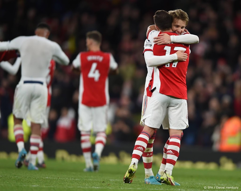 Arsenal weer vierde na vijfde zege op rij