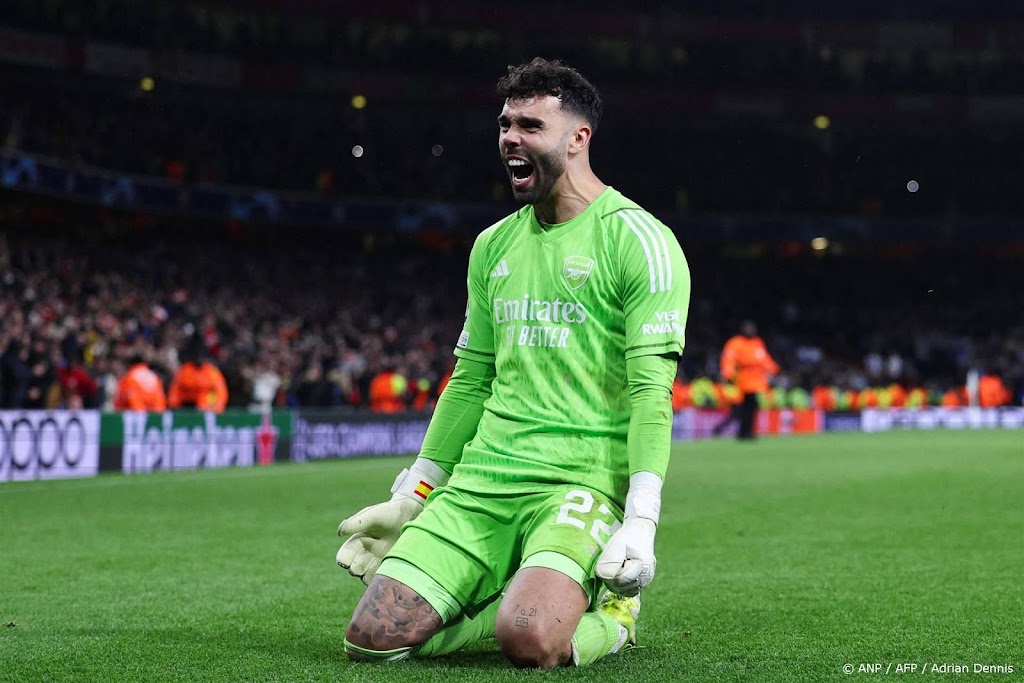 Doelman Raya gevierde man bij Arsenal na zege door strafschoppen