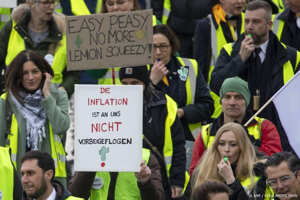 Duitse luchthavenbeveiligers leggen ook vrijdag het werk neer