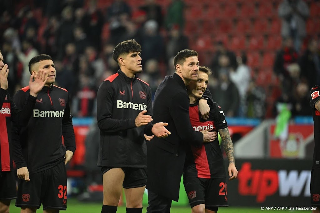 Bayer Leverkusen maakt geen onderscheid in jacht op drie prijzen 
