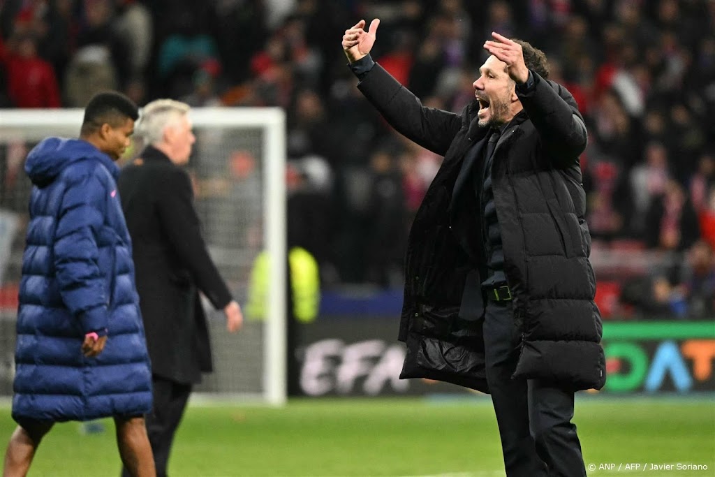 Atlético-trainer Simeone boos over afgekeurde strafschop Álvarez