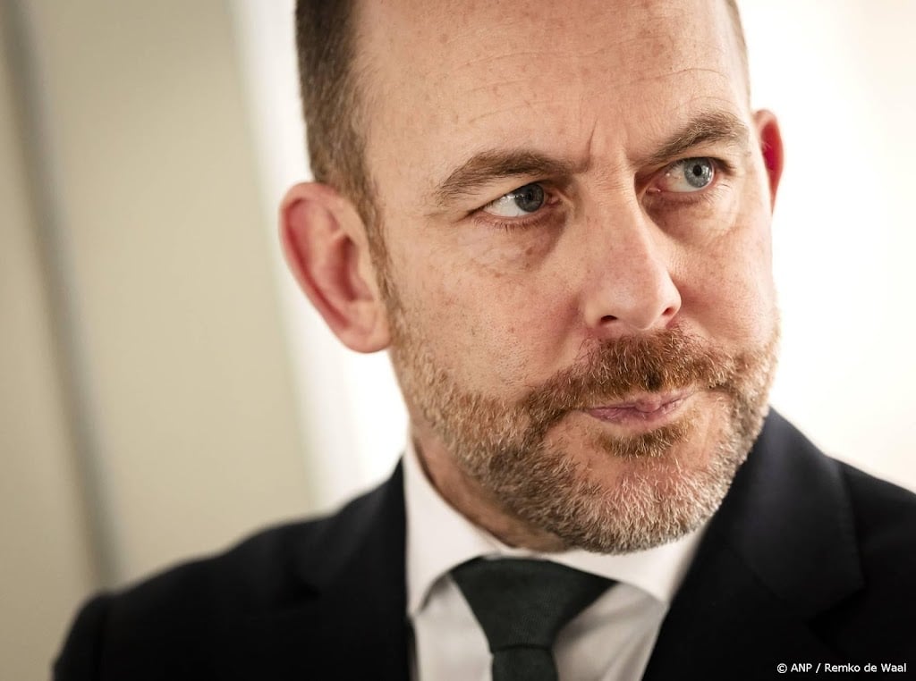 Van den Brink: tijd nodig om asielproblemen op te lossen