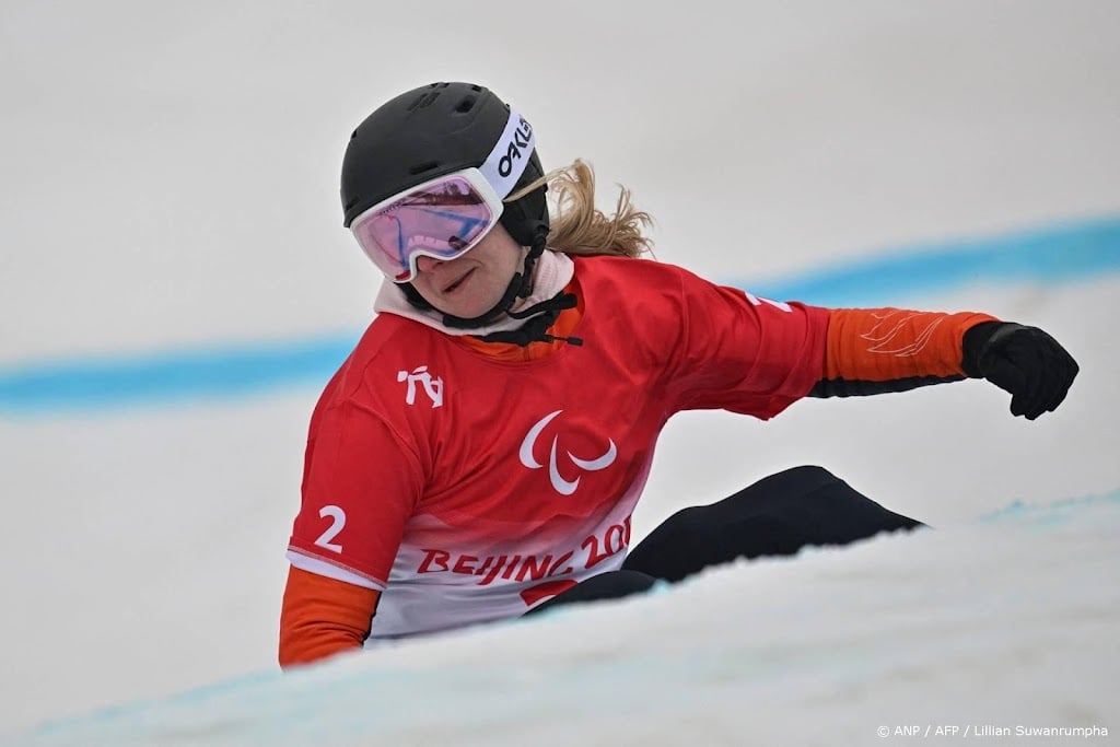 Snowboardster Bunschoten-Vos pakt zilver op Paralympics