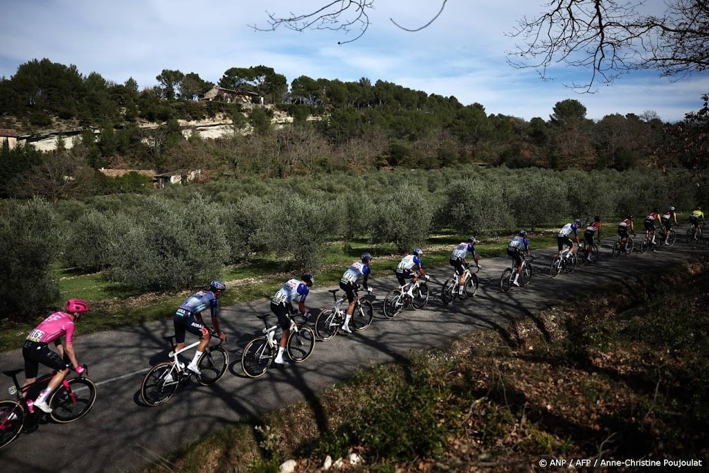 Slotklim bergetappe Parijs-Nice geschrapt door winterweer