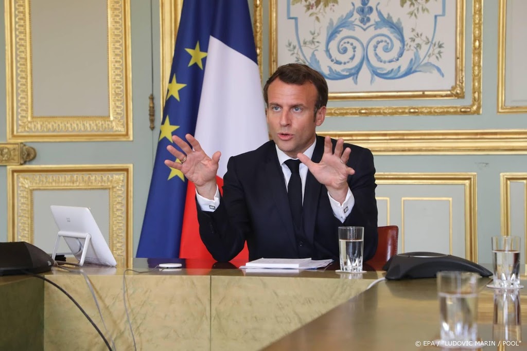 Macron wendt zich weer tot Fransen over gevaar coronavirus