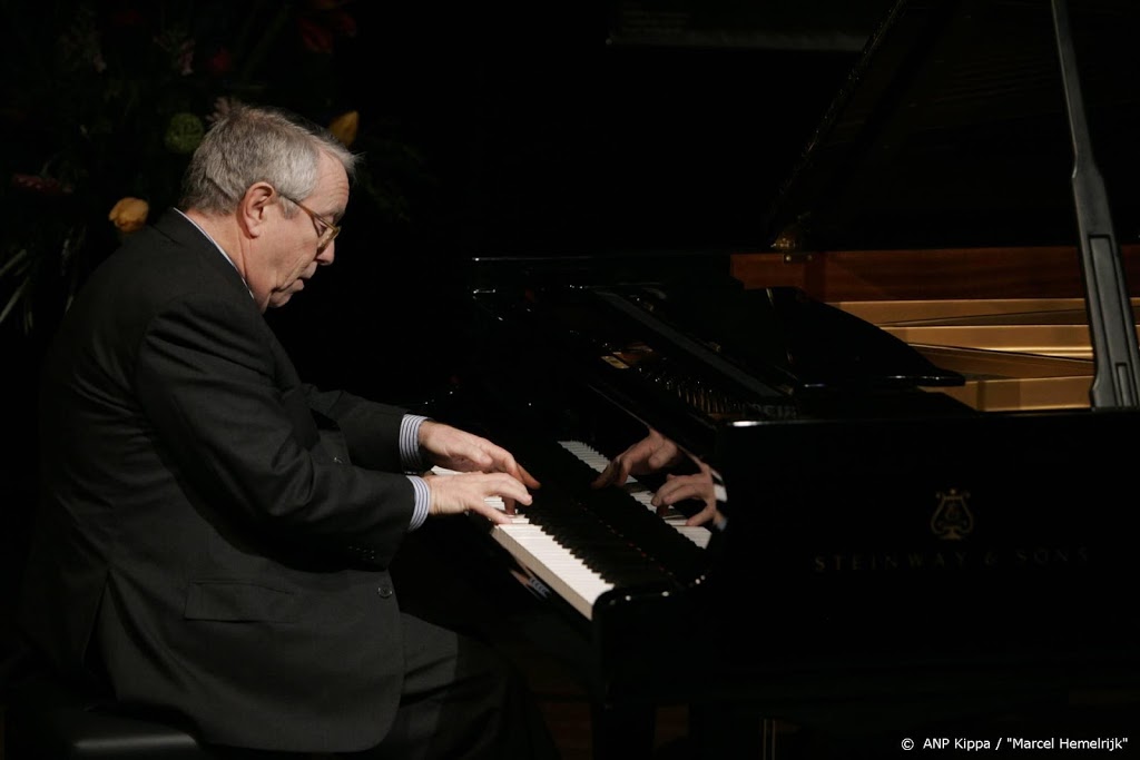 Pianist Louis van Dijk wordt begraven op Zorgvlied in Amsterdam