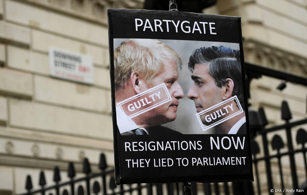 Britse staatssecretaris stapt op na coronaboete voor Johnson