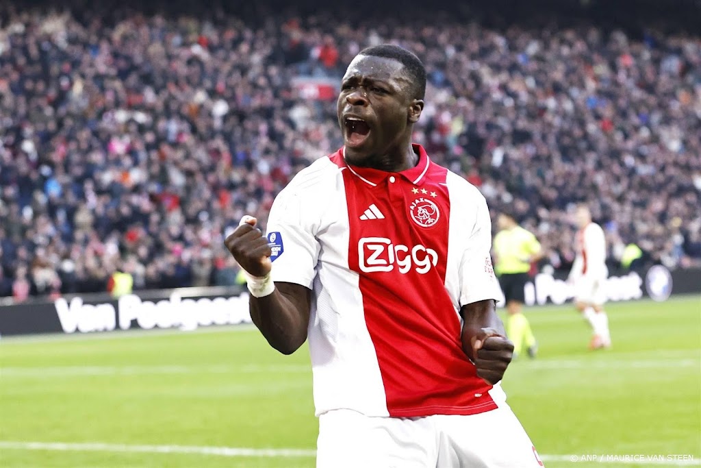 Ajax begint met Brobbey en Gaaei aan uitduel met Willem II