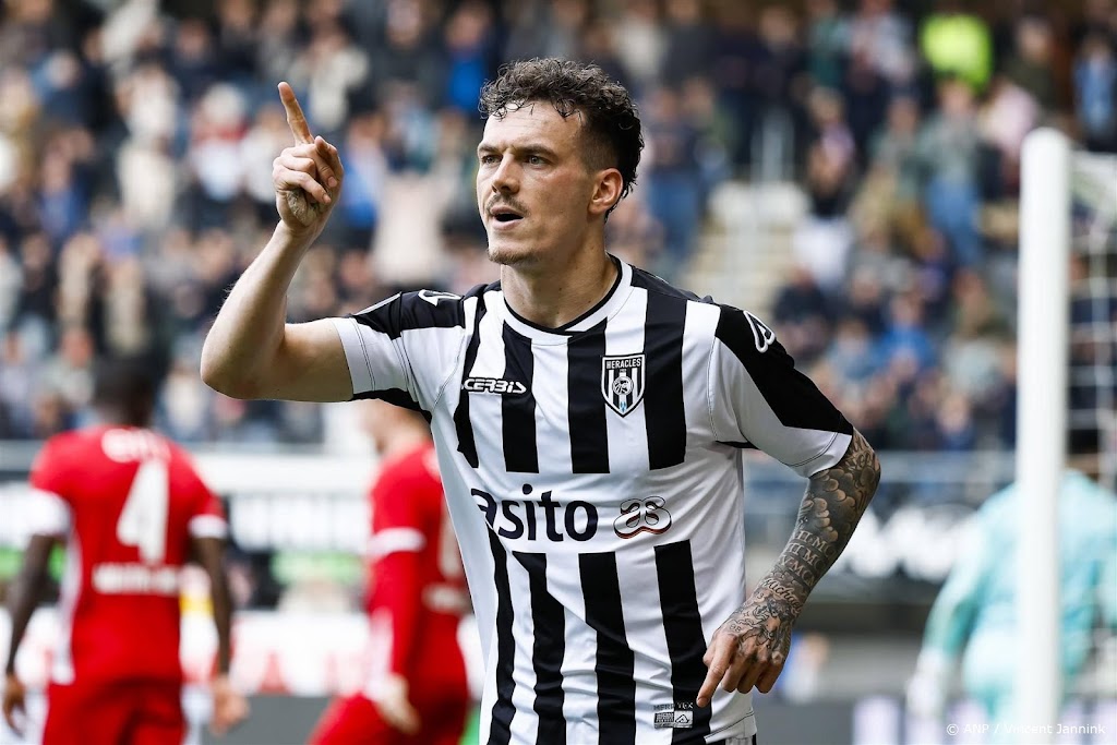 AZ verliest ook bij Heracles en is zes duels zonder overwinning