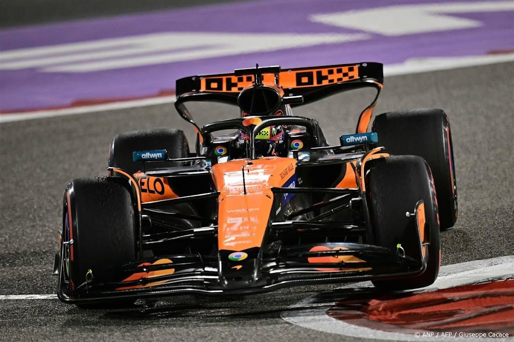 Verstappen ver buiten het podium in Bahrein, zege voor Piastri