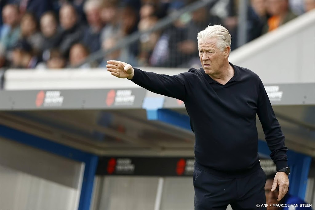 Coach Maes zag zijn spelers van Willem II alles geven tegen Ajax