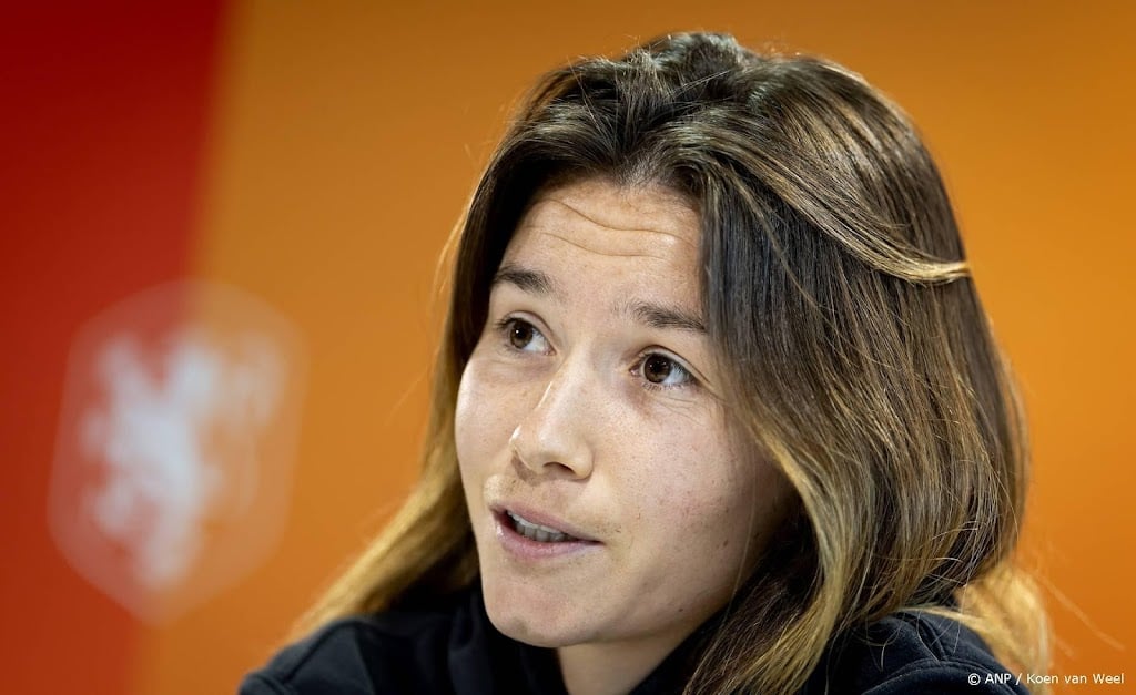 Egurrola kijkt met Oranje uit naar duel met Franse teamgenoten 