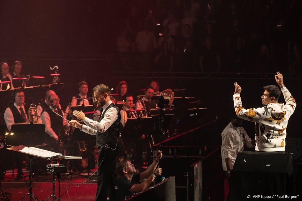 Jarig Metropole Orkest biedt 'hoop en vertier' bij verpleeghuizen