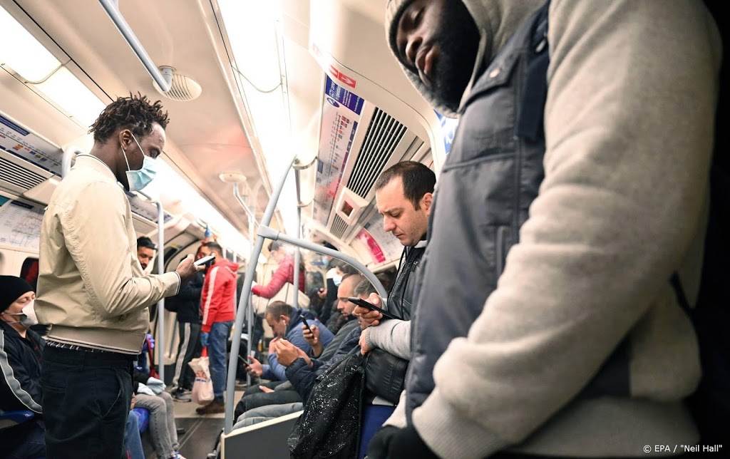 Volle bussen in Londen na versoepeling lockdown