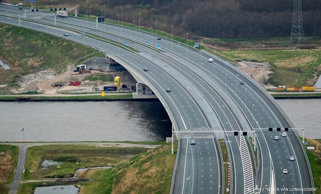 De snelweg wordt ook weer drukker tijdens de ochtendspits