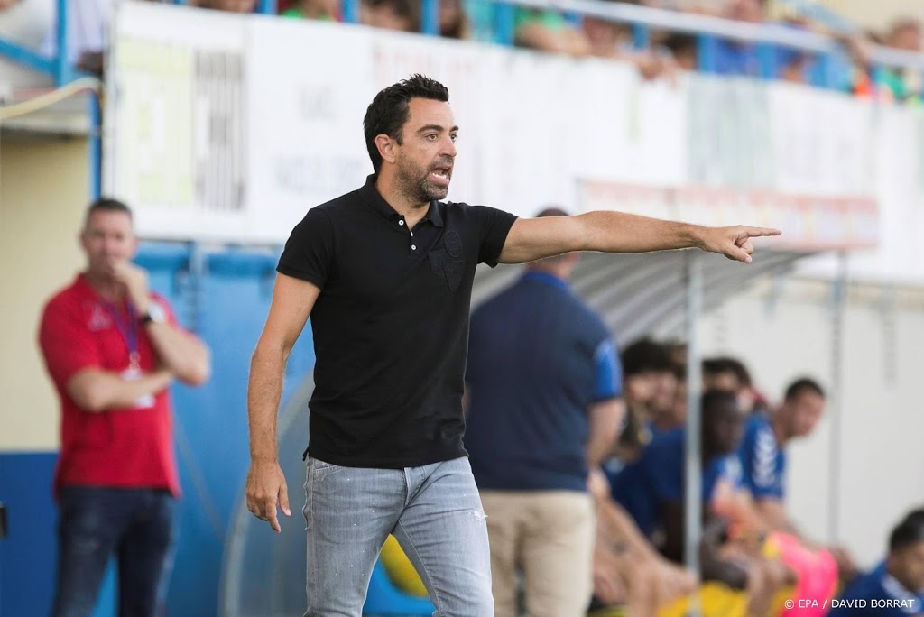 Xavi verlengt bij Al-Sadd en stelt terugkeer naar Barcelona uit