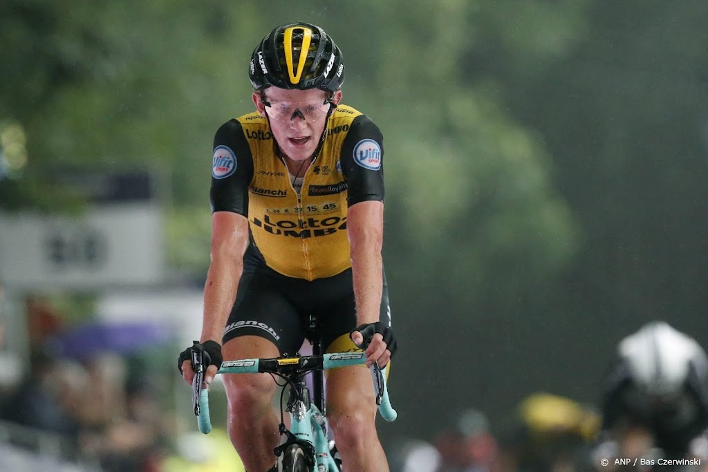 Bouwman wint zevende etappe Giro d'Italia voor Mollema 