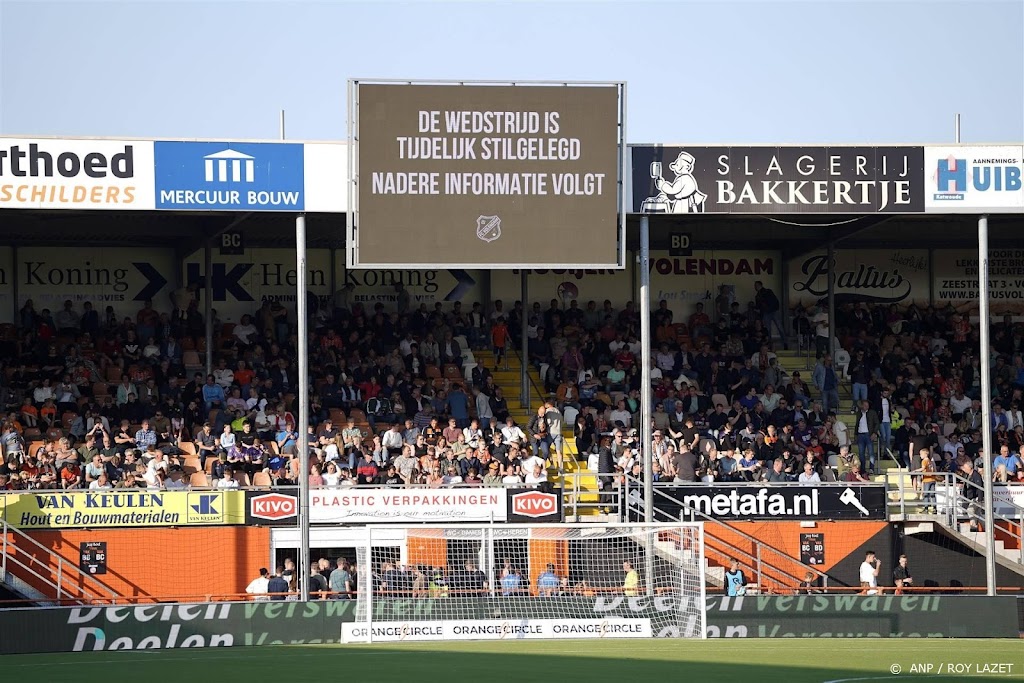 FC Volendam - Sparta na gelijkmaker stilgelegd om gooien beker