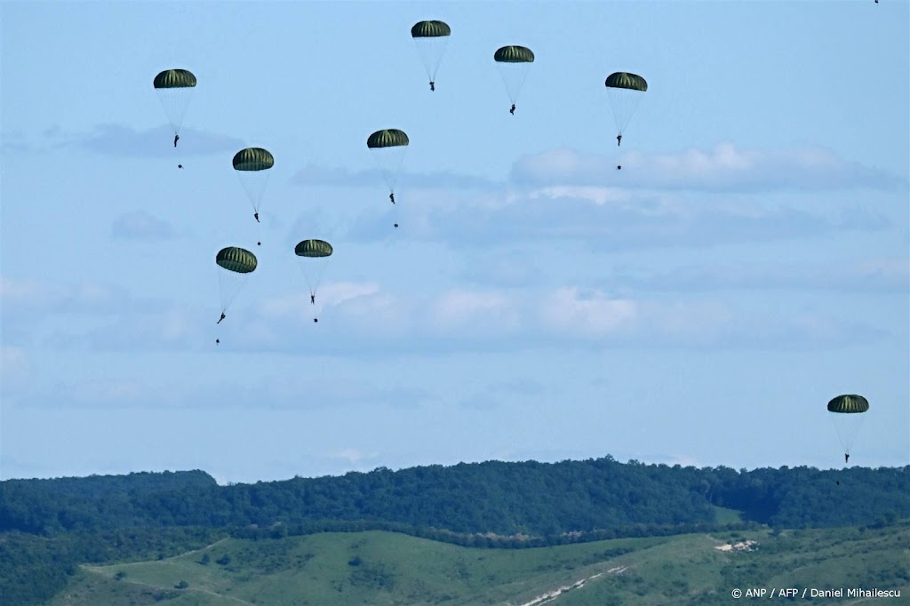 Grote NAVO-oefening in Roemenië met Nederlandse parachutisten