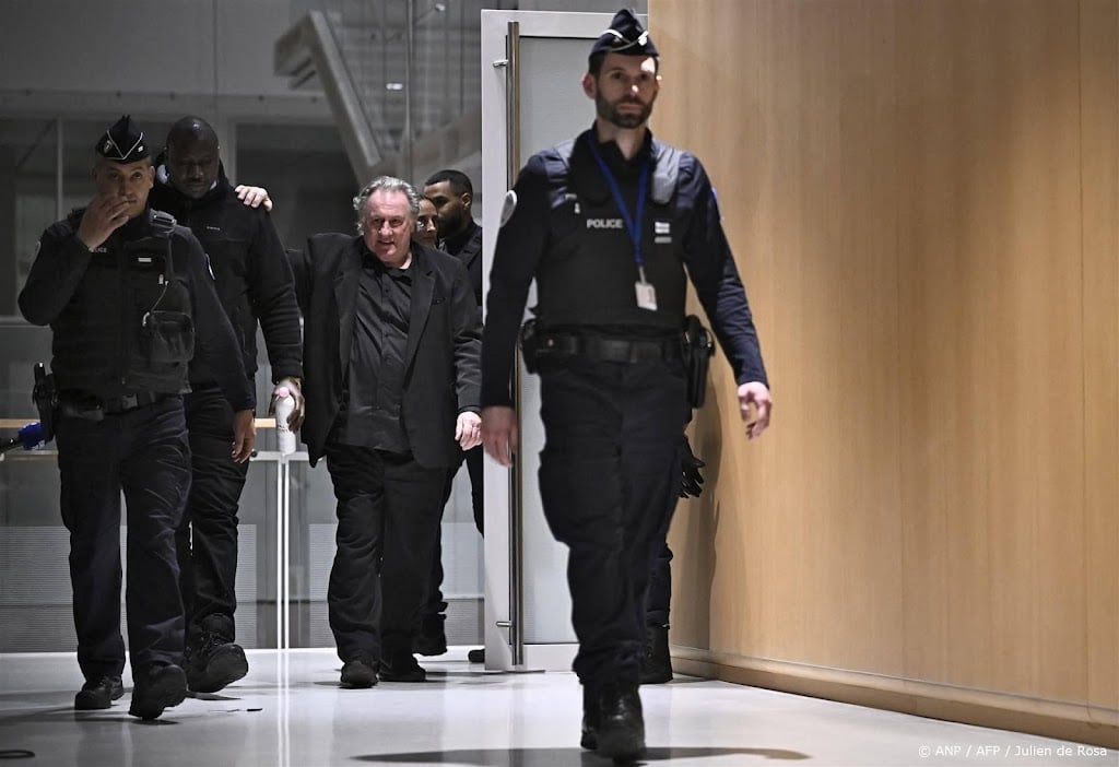 Acteur Gérard Depardieu schuldig aan aanranding in eerste zaak