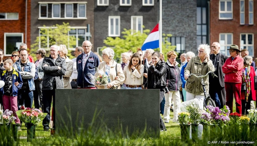 Enschede staat stil bij 25 jaar vuurwerkramp 