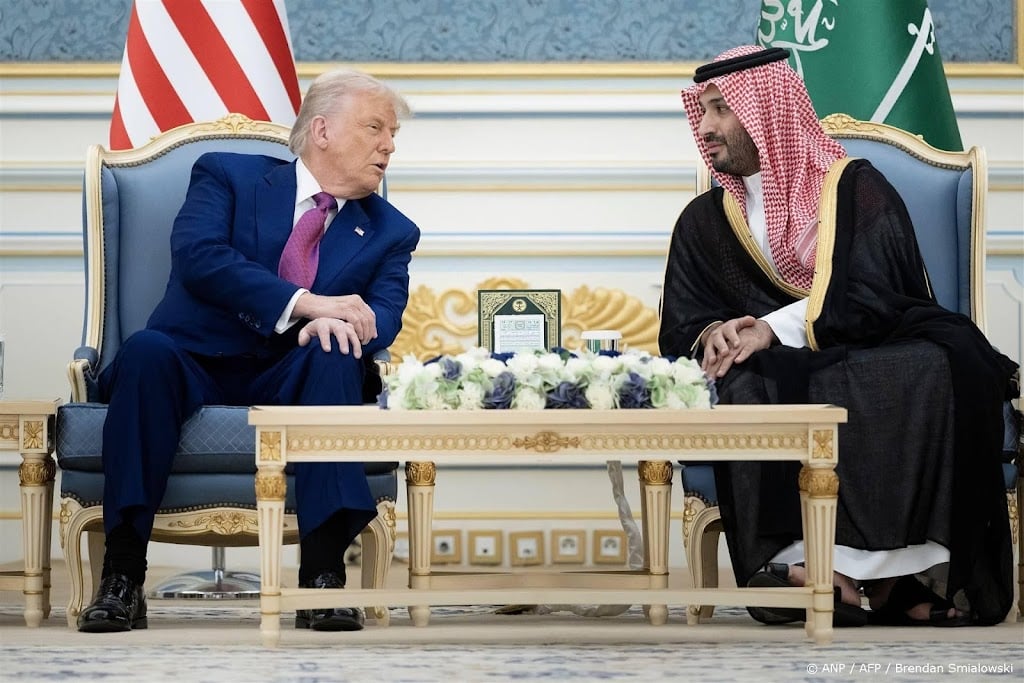 Trump gaat nieuwe Syrische leider ontmoeten in Saudi-Arabië