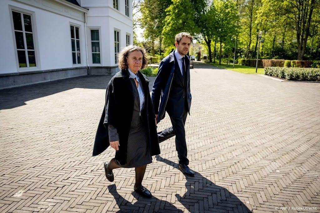 Ambtenaren geloofden niet in 'dragende motivering' asielnoodrecht