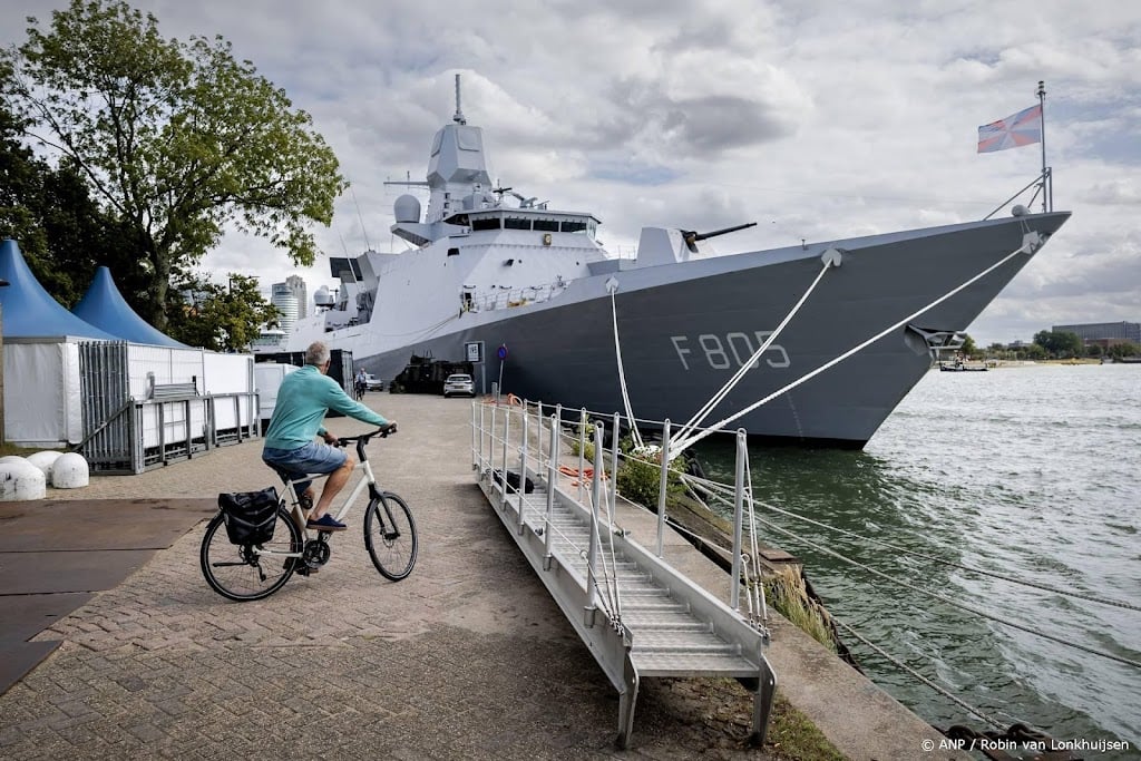 Marineschip Evertsen terug in Nederland na weken overwerk om Iran