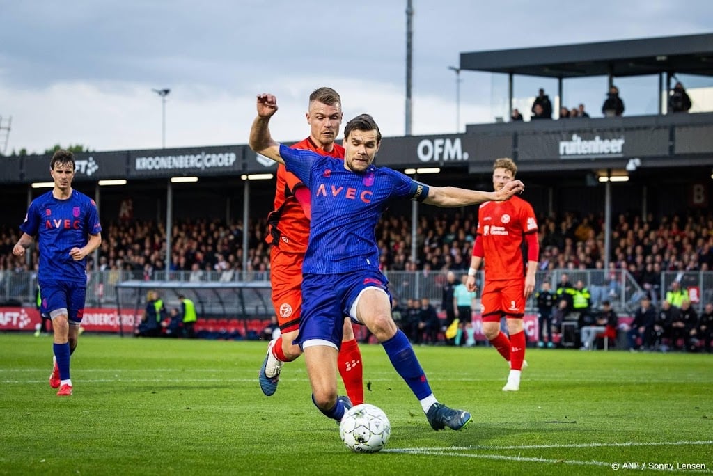 Willem II wint eerste halve finale in play-offs van Almere City