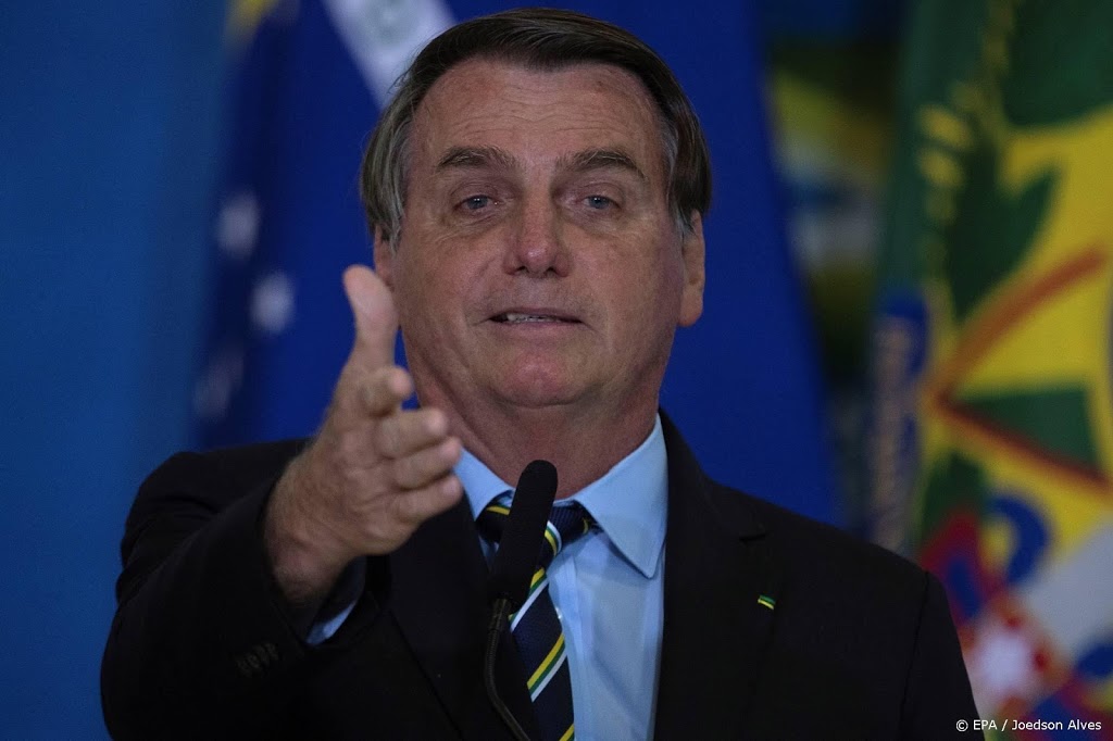 Braziliaanse president beboet vanwege niet dragen mondkapje  