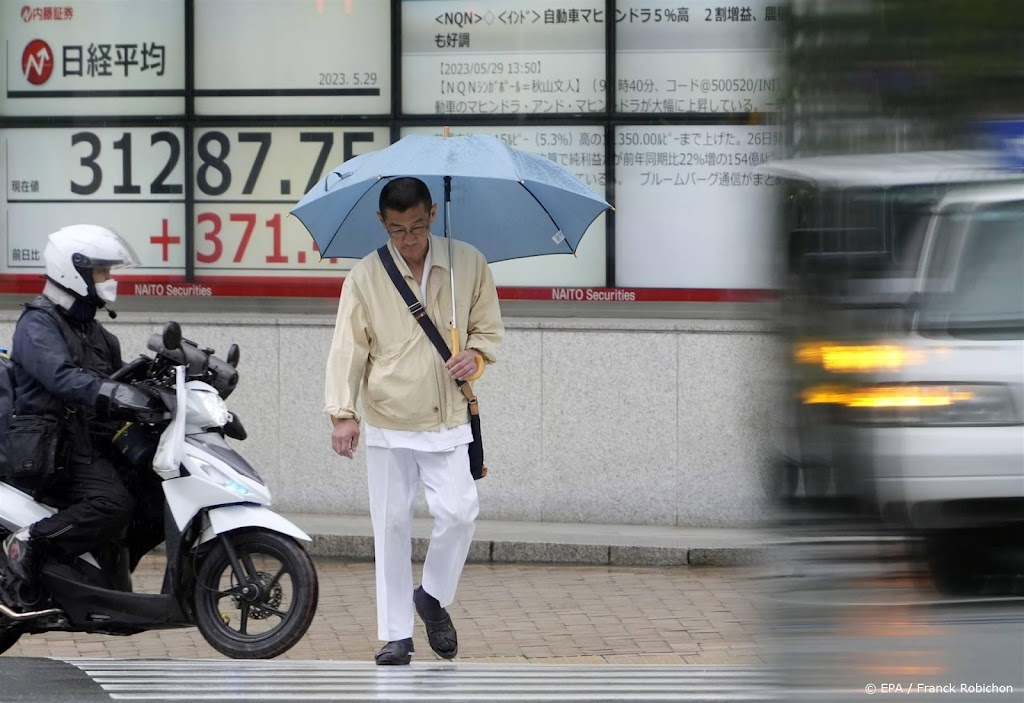 Chip- en techbedrijven helpen Nikkei aan stevige winst 