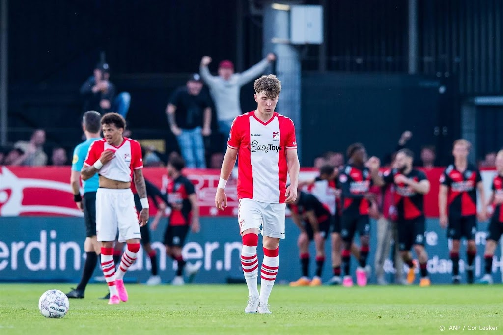 FC Utrecht neemt aanvaller Romeny over van gedegradeerd FC Emmen