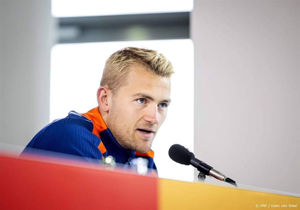 Beelden UEFA doen De Ligt weer denken aan rood tegen Tsjechië