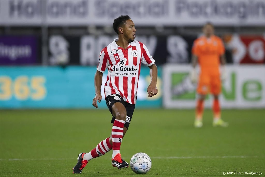 Middenvelder De Guzmán (36) verlengt aflopend contract bij Sparta