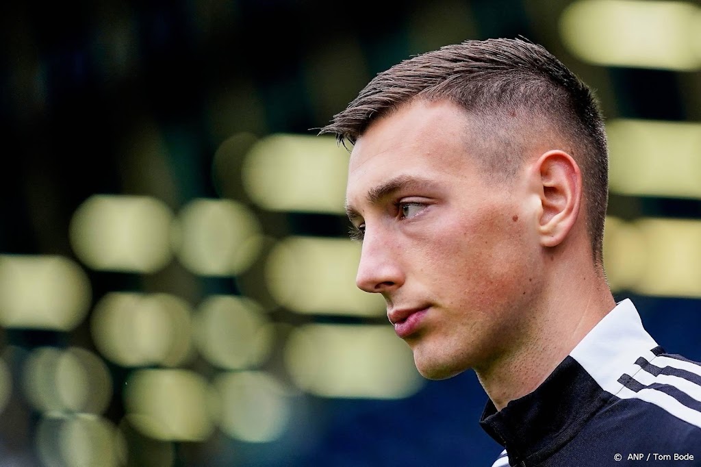 Feyenoord verhuurt Bozeník aan Boavista