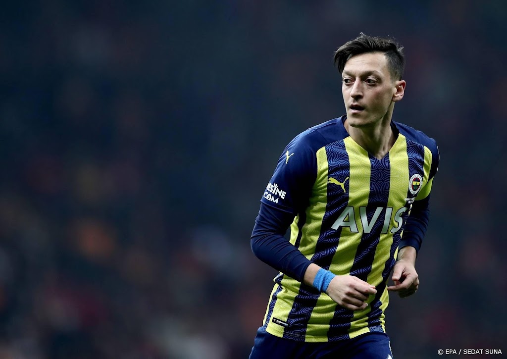 Voetballer Özil gaat weg bij Fenerbahçe 