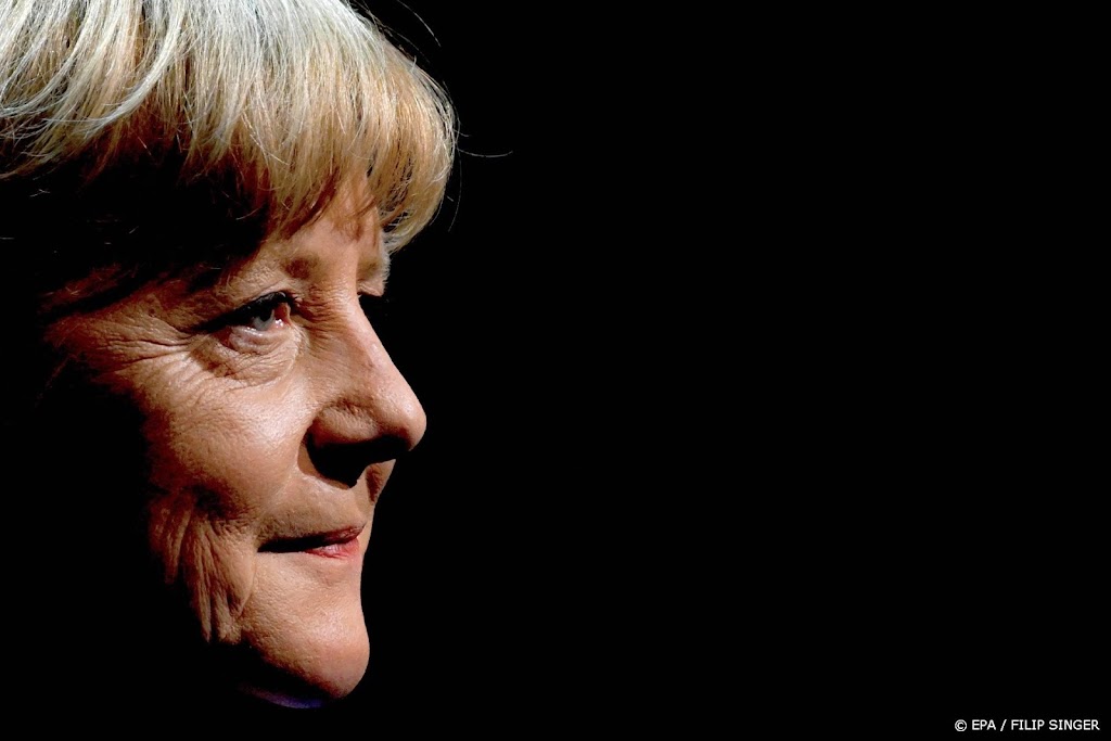 Rutte neemt met rondvaart en onderscheiding afscheid van Merkel 