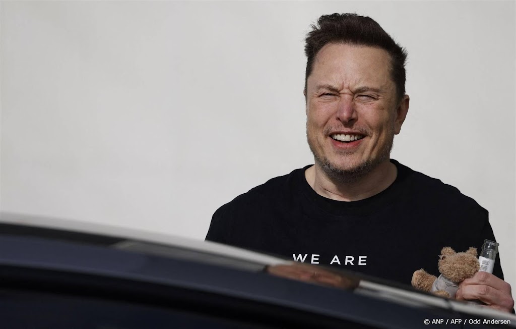Elon Musk doneert aan groep die Trump in het Witte Huis wil