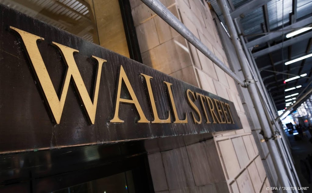 Apple nadert beurswaarde van 2 biljoen op Wall Street