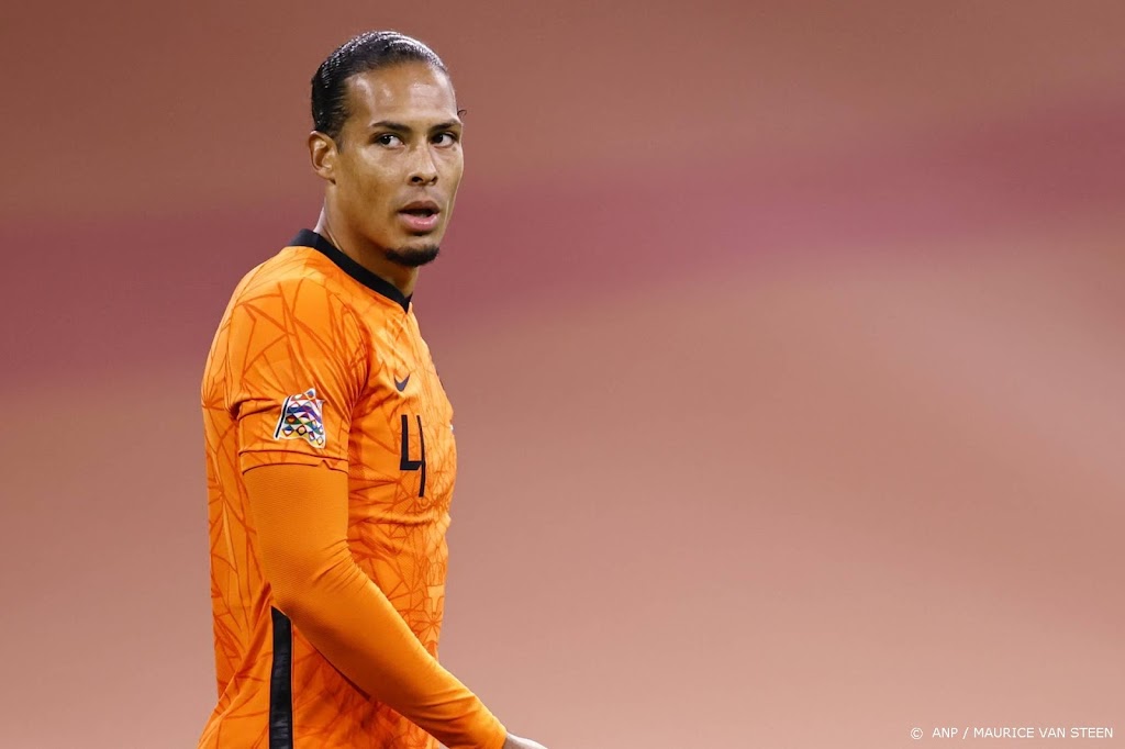 Van Gaal neemt Van Dijk op in voorlopige selectie Oranje