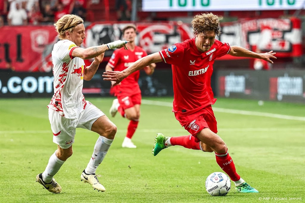 FC Twente na doelpuntrijk gelijkspel tegen Salzburg klaar in CL